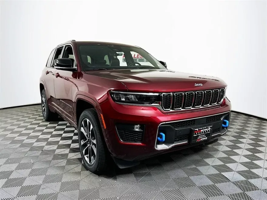 2024 Jeep Cherokee Overland 4xe photo 1