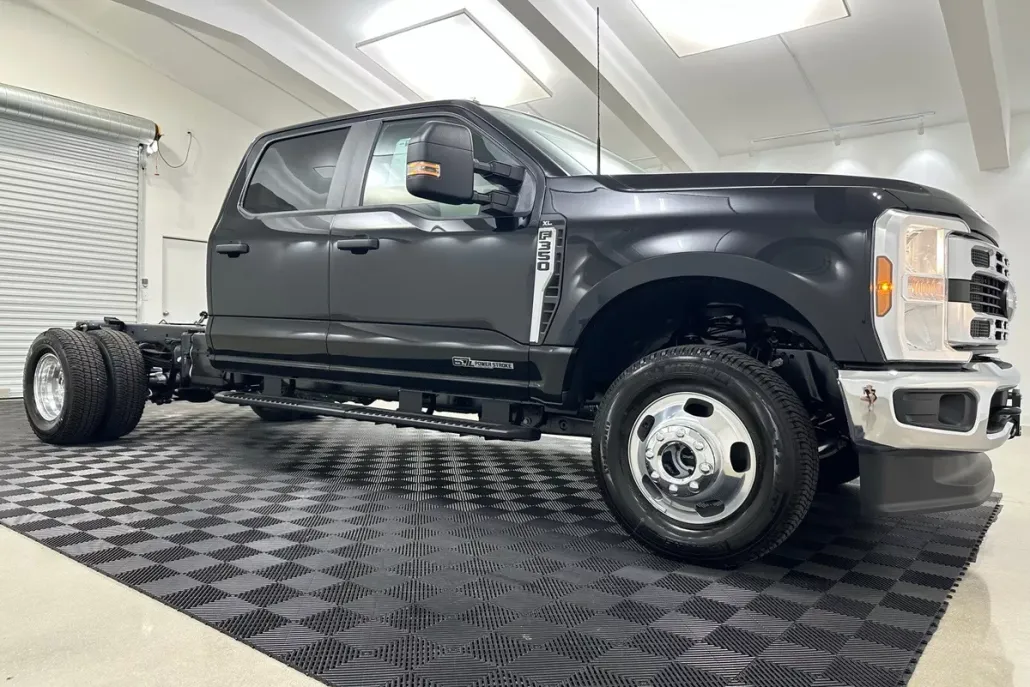 2025 Ford F-350 photo 1
