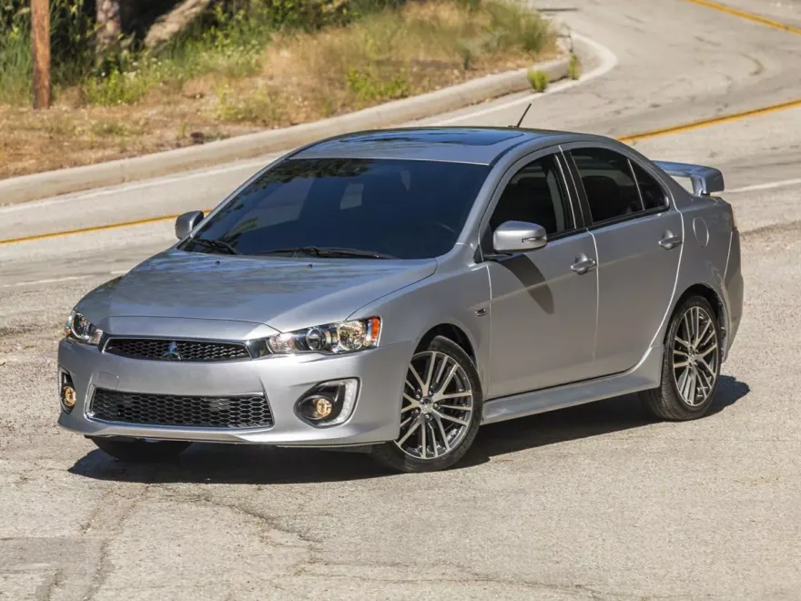2016 Mitsubishi Lancer ES photo 1