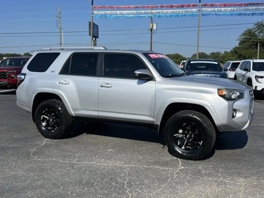 2015 Toyota 4Runner Limited photo 1