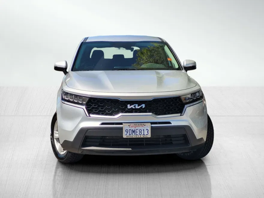 2022 Kia Sorento LX photo 1