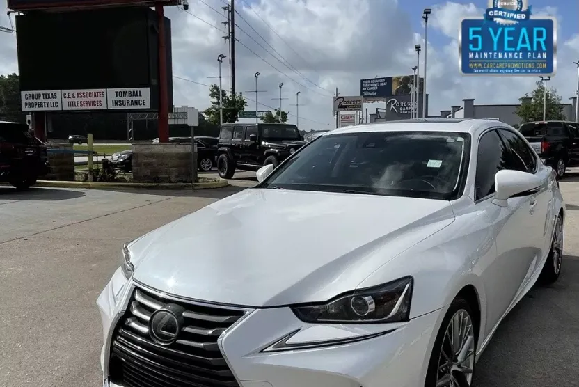 2017 Lexus IS 200t photo 1