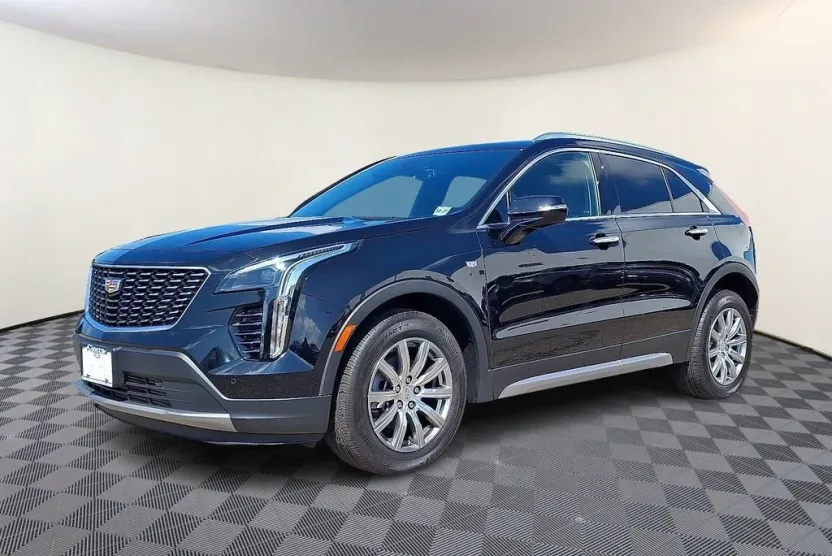 2022 Cadillac XT4 Premium Luxury photo 1