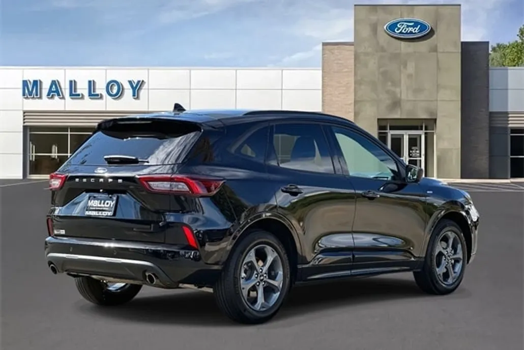 2024 Ford Escape ST-Line photo 1