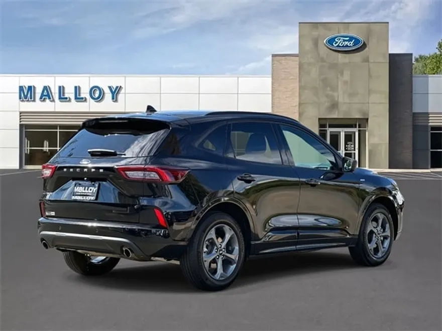 2024 Ford Escape ST-Line photo 1