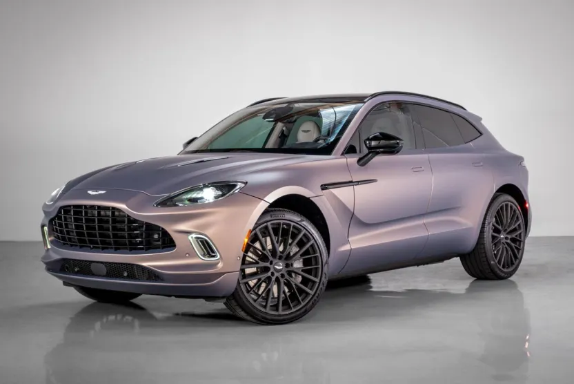 2023 Aston Martin DBX photo 1