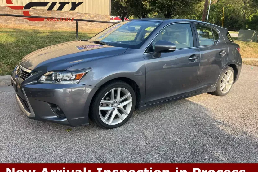 2014 Lexus CT 200h photo 1