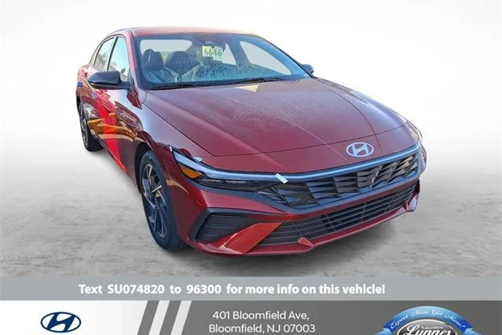 2025 Hyundai Elantra SEL Sport photo 1