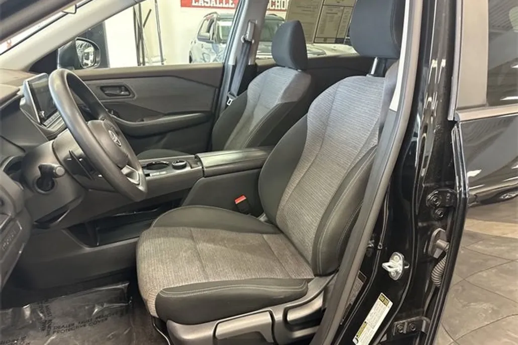 2022 Nissan Rogue S photo 1