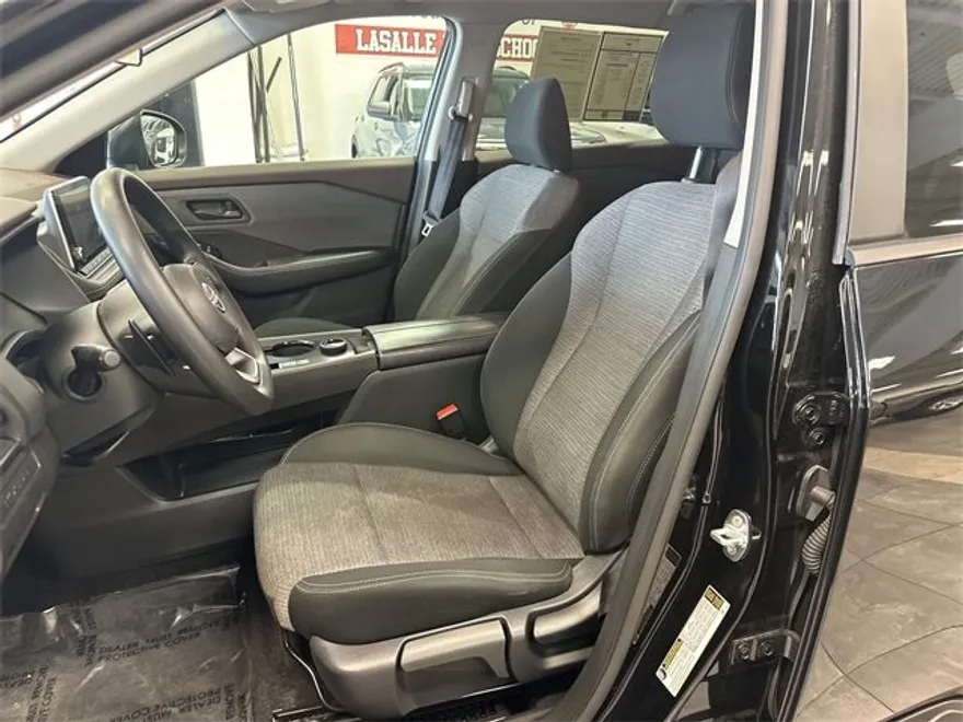 2022 Nissan Rogue S photo 1