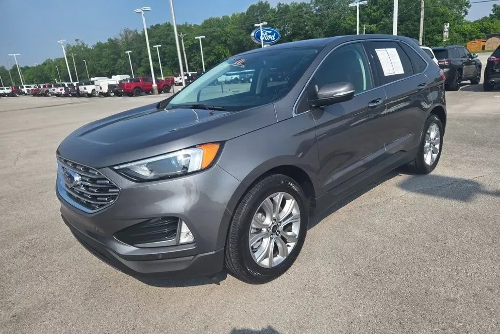 2024 Ford Edge Titanium photo 1
