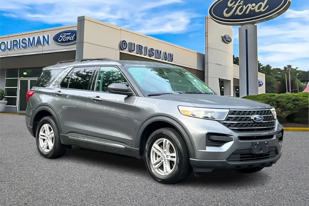 2021 Ford Explorer XLT photo 1