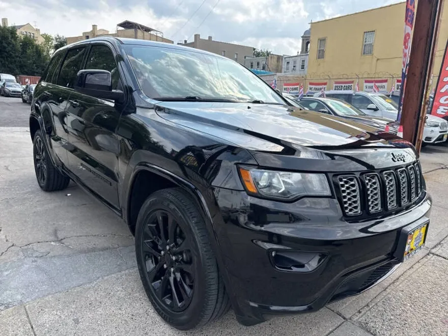 2018 Jeep Grand Cherokee Altitude photo 1