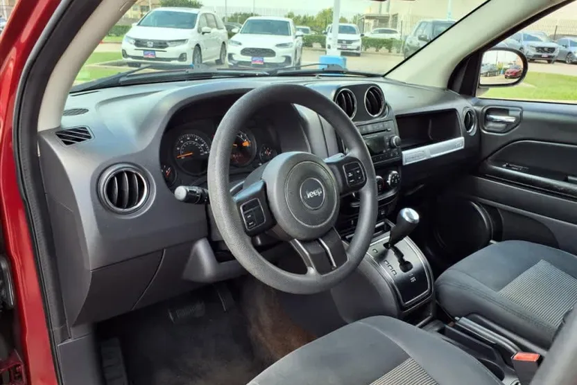 2016 Jeep Compass Sport photo 1