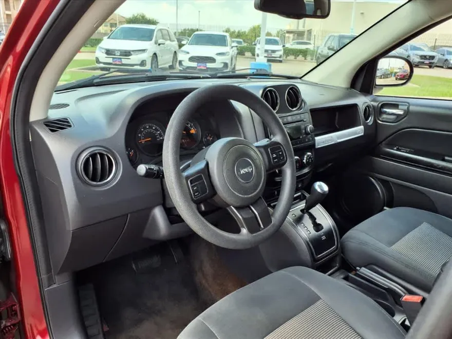 2016 Jeep Compass Sport photo 1