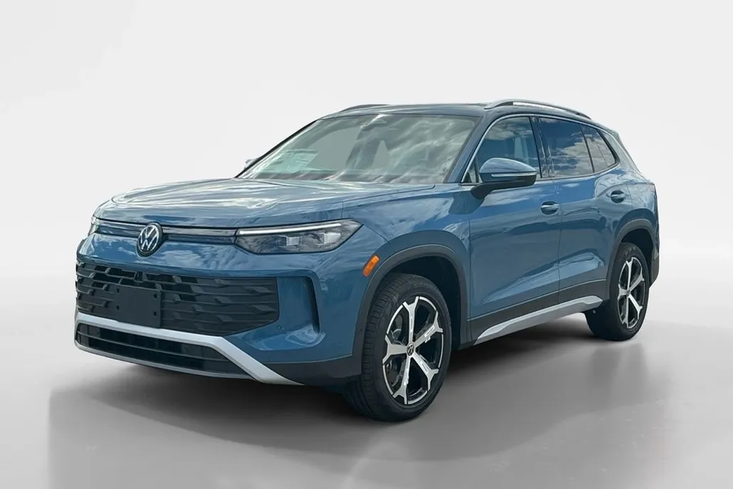 2025 Volkswagen Tiguan SE photo 1