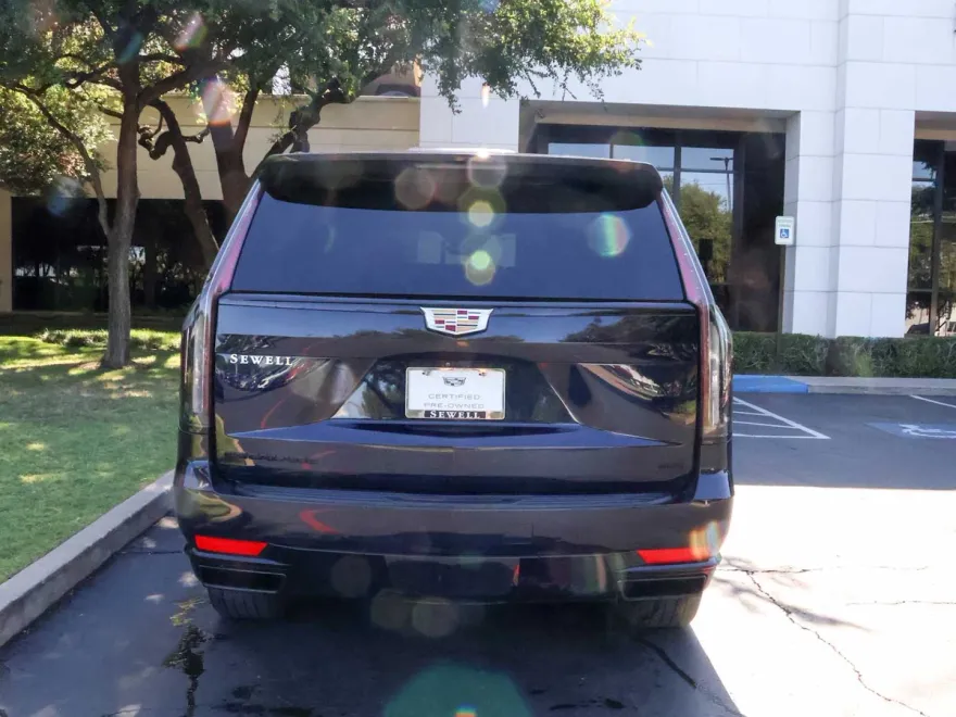 2022 Cadillac Escalade Sport photo 1