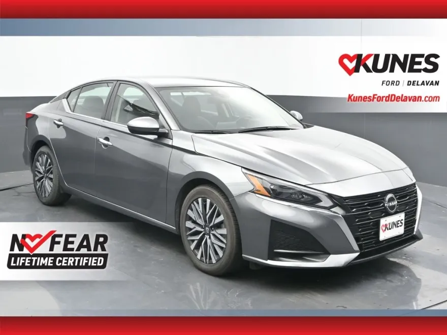 2023 Nissan Altima 2.5 SV photo 1