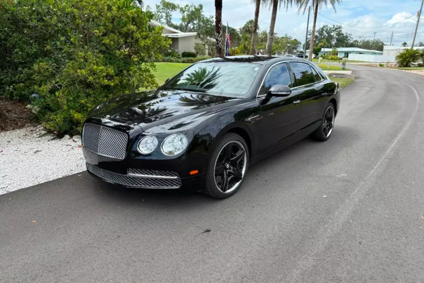 2014 Bentley Flying Spur photo 1