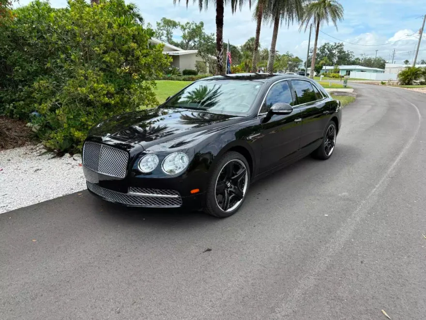 2014 Bentley Flying Spur photo 1