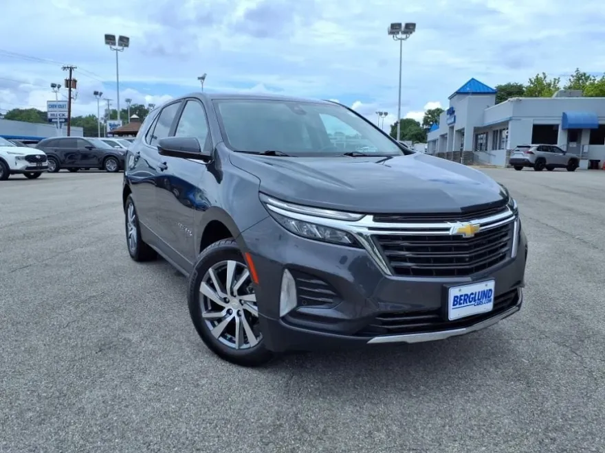 2023 Chevrolet Equinox LT photo 1