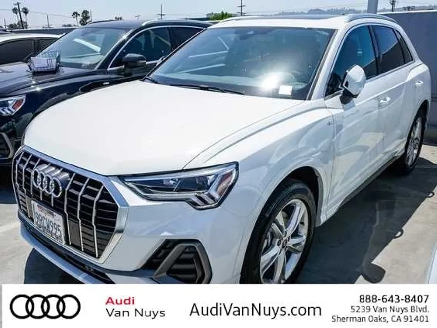2024 Audi Q3 S line Premium Plus photo 1