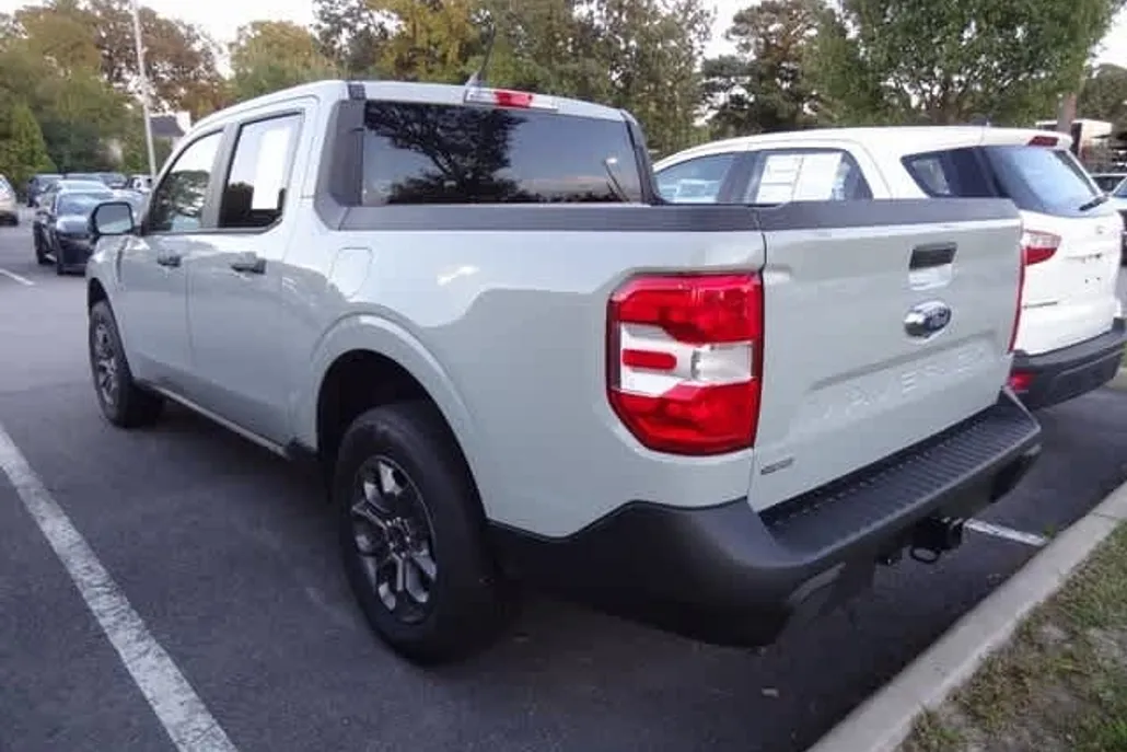 2024 Ford Maverick XLT photo 1