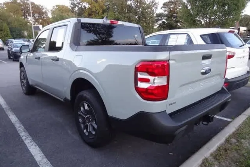 2024 Ford Maverick XLT photo 1