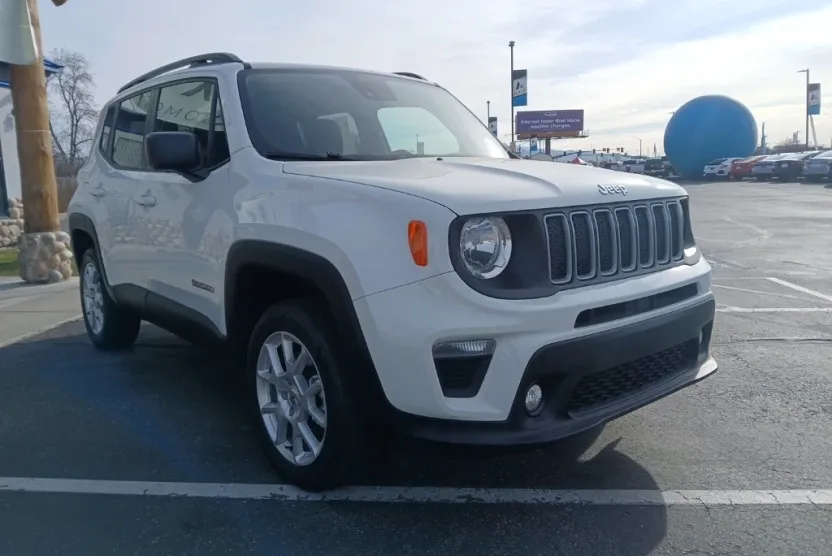 2023 Jeep Renegade Latitude photo 1