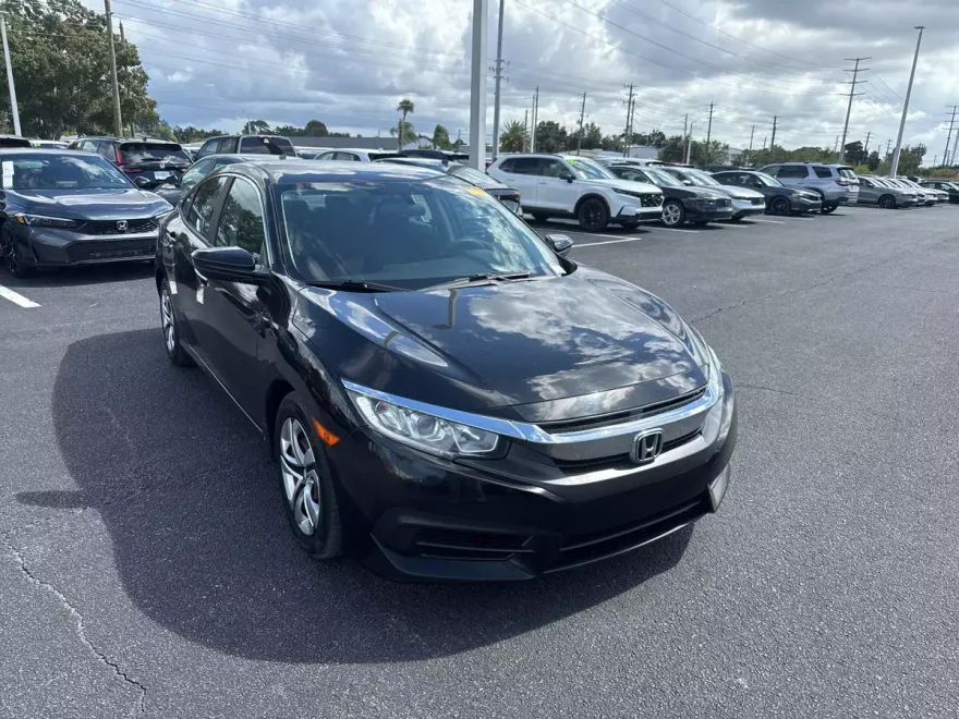 2018 Honda Civic LX photo 1