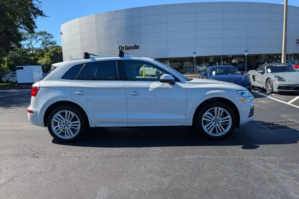 2019 Audi Q5 2.0T Premium Plus photo 1