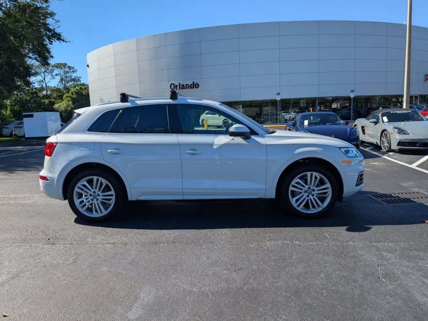 2019 Audi Q5 2.0T Premium Plus photo 1