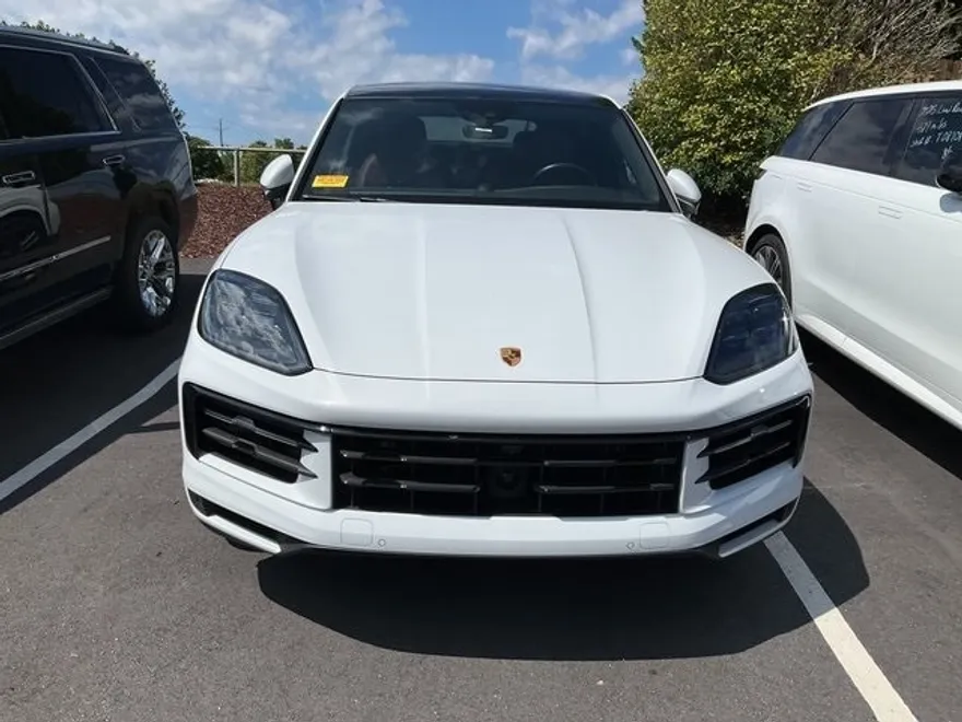 2024 Porsche Cayenne Coupe Base photo 1