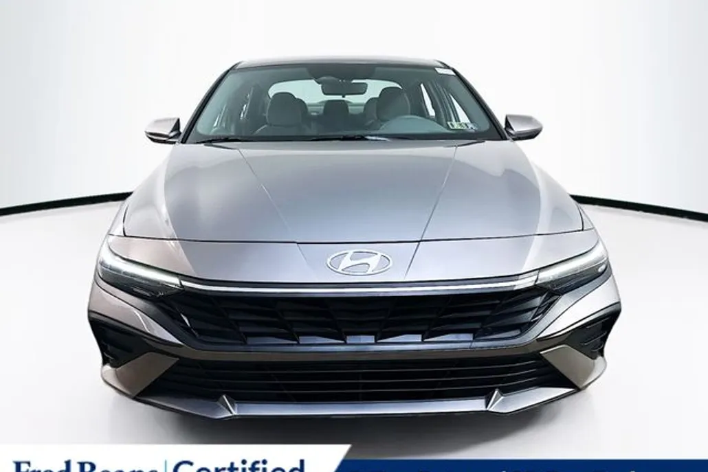 2024 Hyundai Elantra SEL photo 1