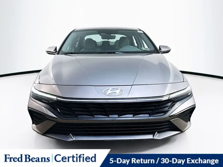 2024 Hyundai Elantra SEL photo 1