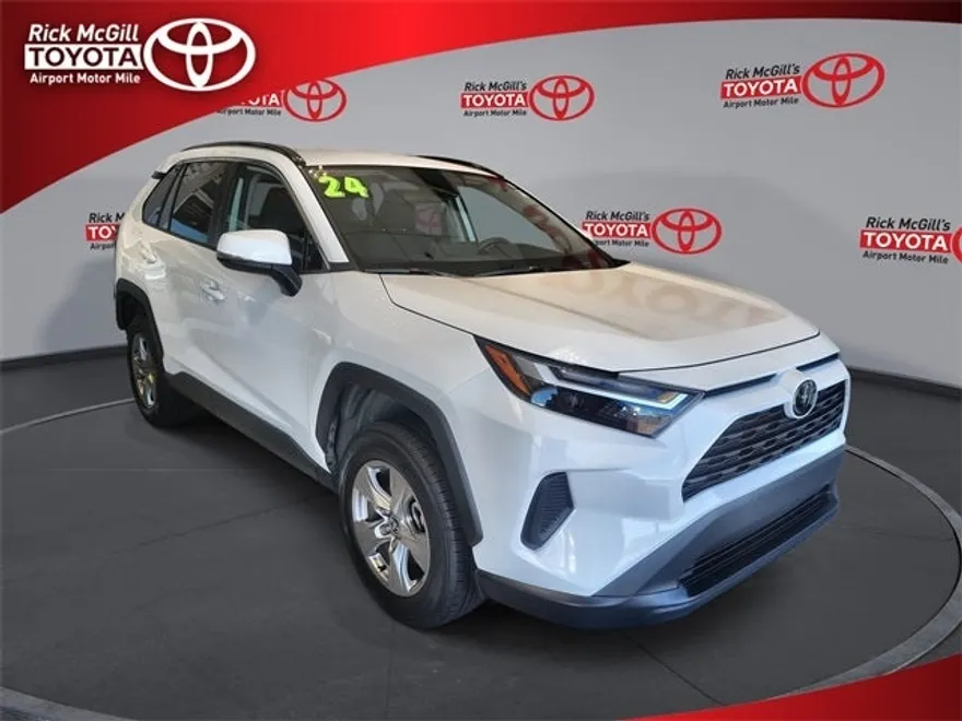 2024 Toyota RAV4 XLE photo 1