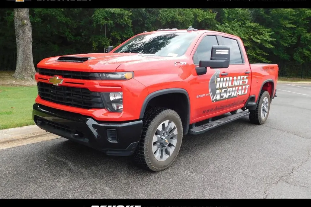 2024 Chevrolet Silverado 2500HD Custom photo 1