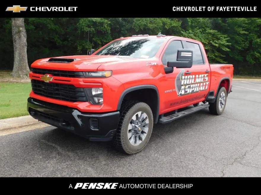 2024 Chevrolet Silverado 2500HD Custom photo 1
