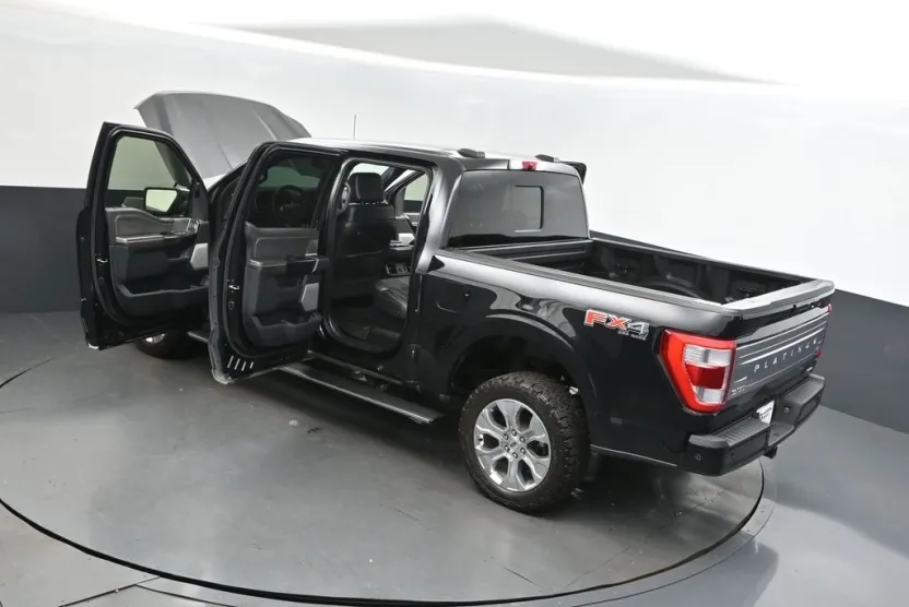 2023 Ford F-150 Platinum photo 1