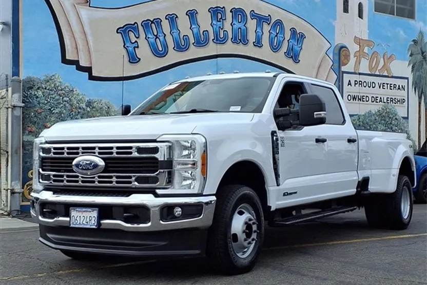 2023 Ford F-350 XLT photo 1