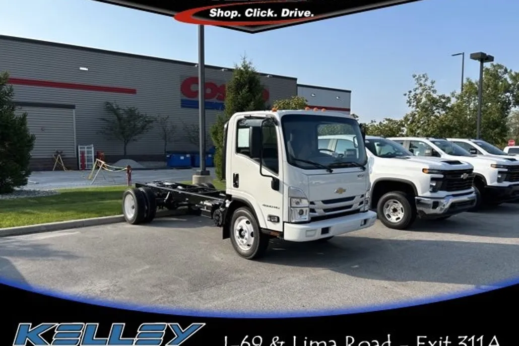 2025 Chevrolet Silverado 4500HD photo 1