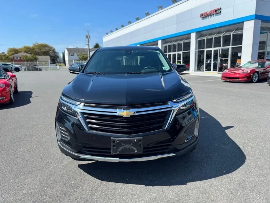 2022 Chevrolet Equinox LT photo 1