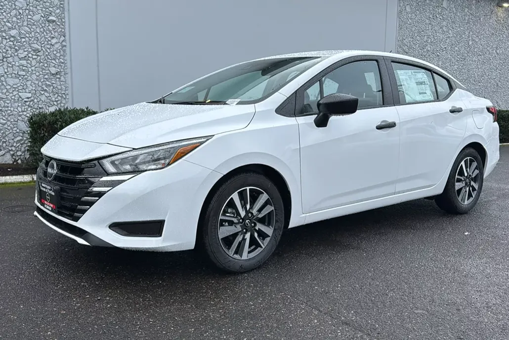 2025 Nissan Versa S photo 1
