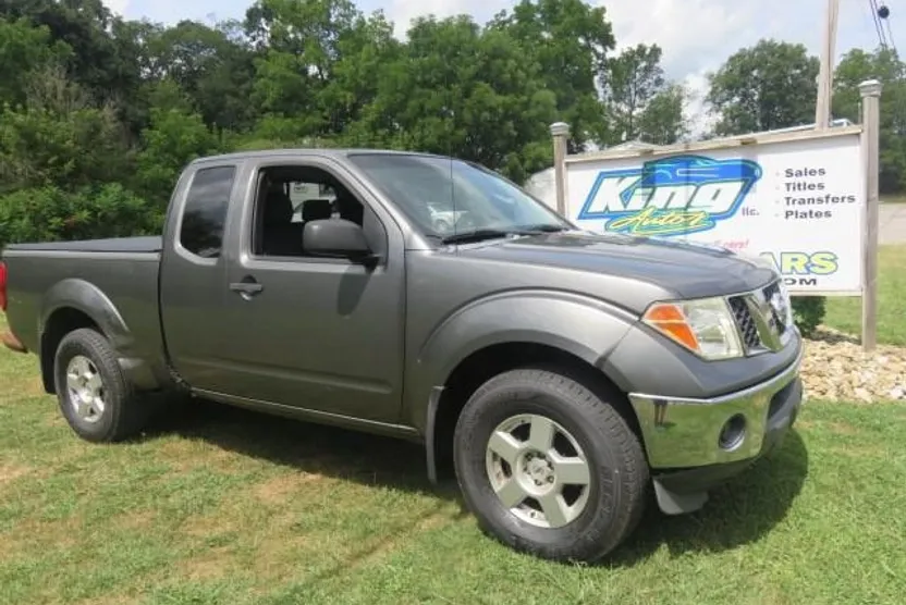 2008 Nissan Frontier SE King Cab photo 1