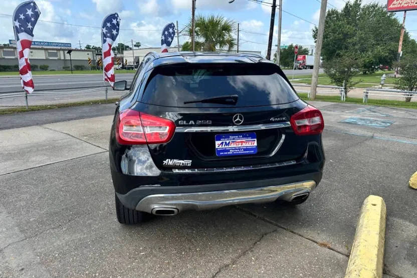 2017 Mercedes Benz GLA 250 4MATIC photo 1