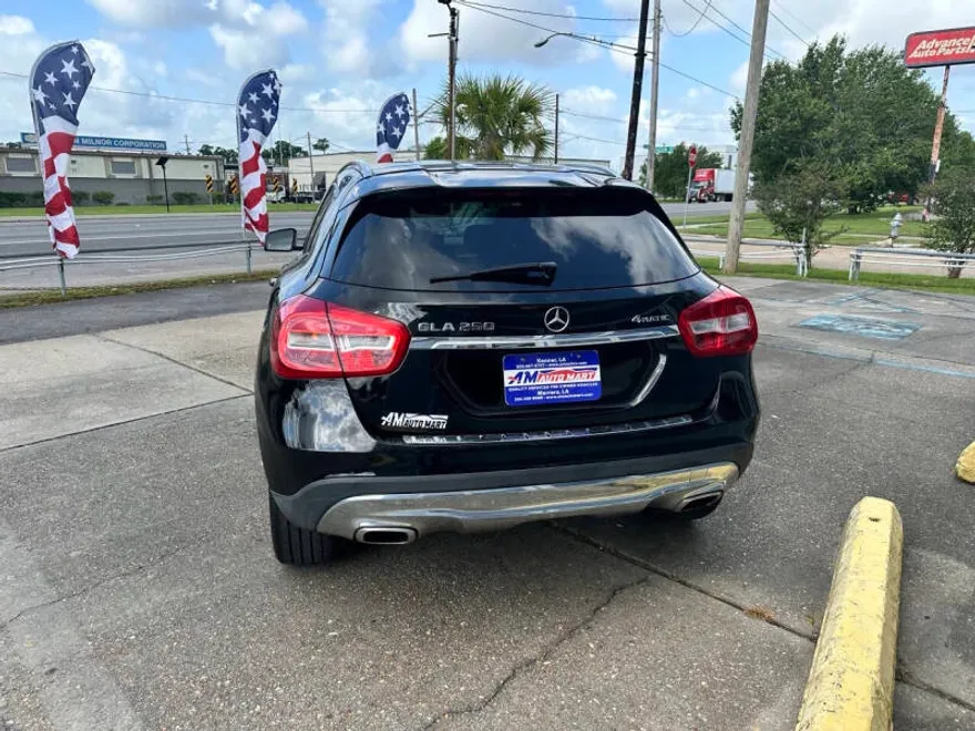 2017 Mercedes Benz GLA 250 4MATIC photo 1