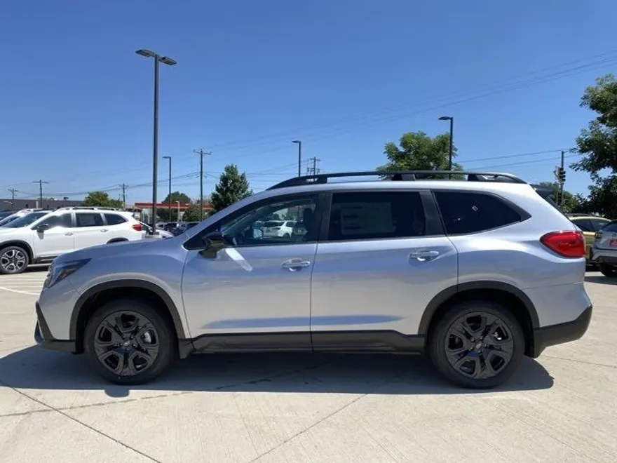 2025 Subaru Ascent Onyx Edition Touring photo 1