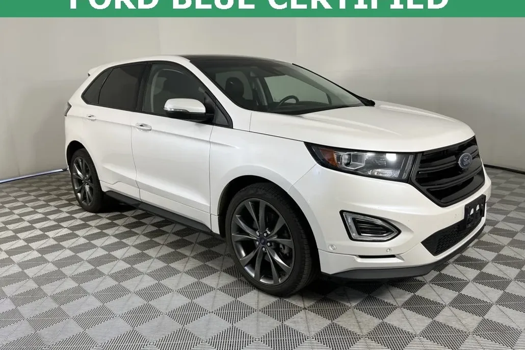 2016 Ford Edge Sport photo 1