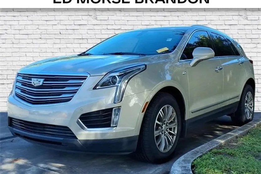 2017 Cadillac XT5 Luxury photo 1