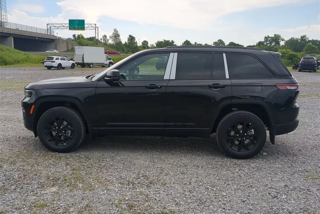 2025 Jeep Grand Cherokee Altitude X photo 1
